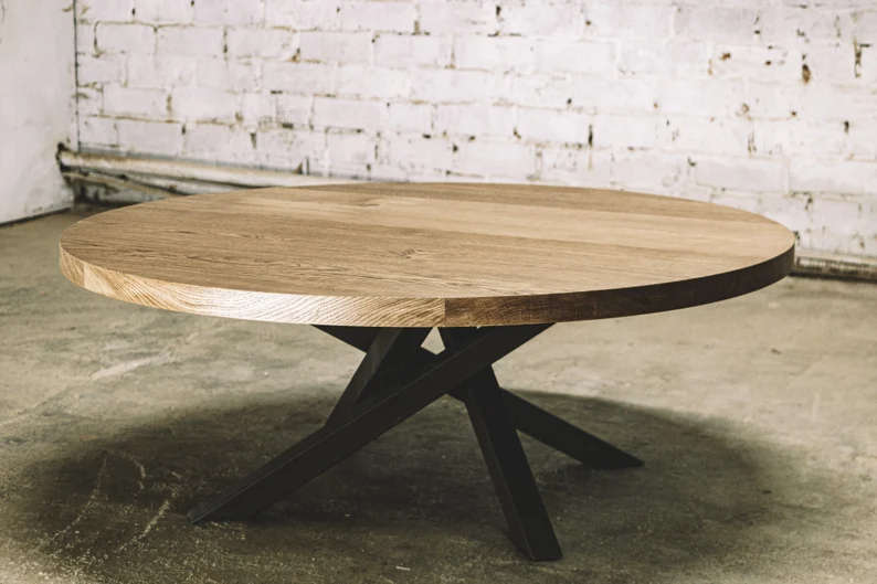 Ronde tafels van Houtentafelshop: veelzijdigheid en design gecombineer